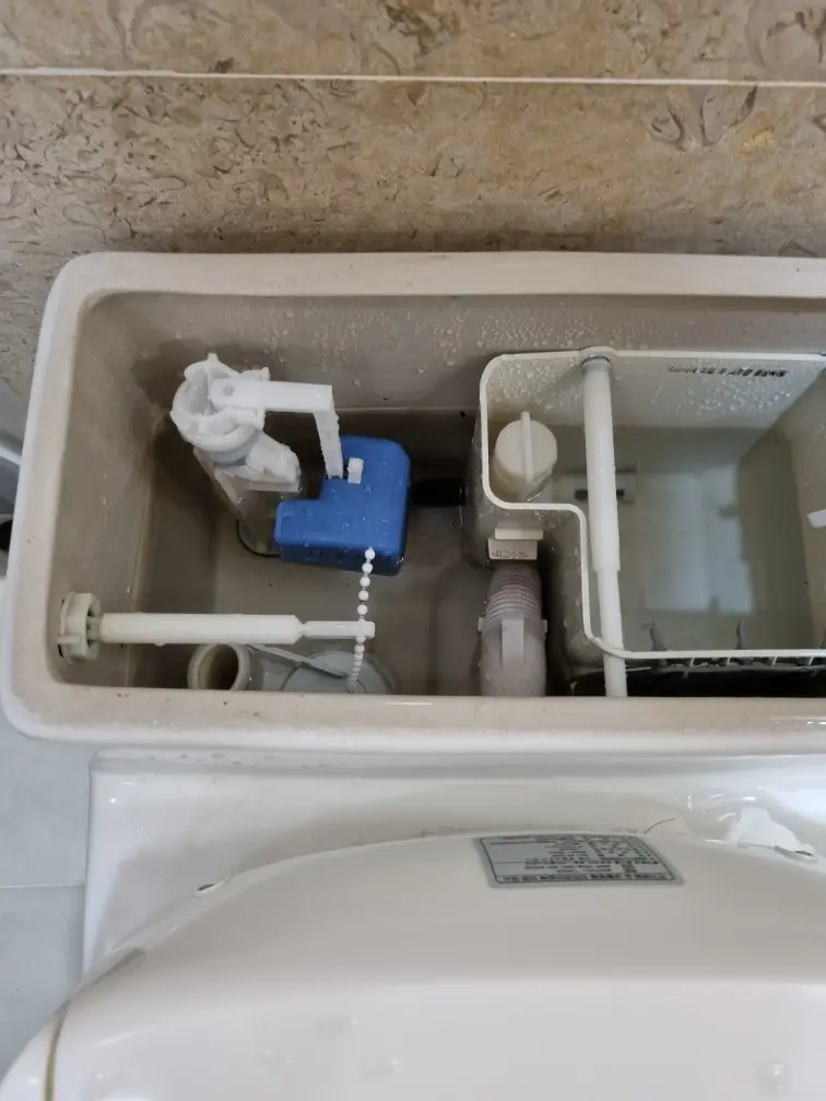 변기 부품 교체, 직접 할까? 전문가에게 맡겨야 할 때는?